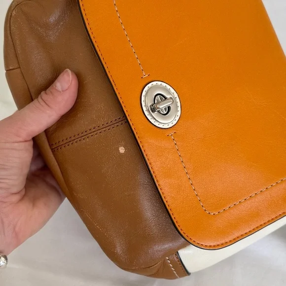 Coach Timeless Tan and Brown Leather Crossbody Bag - Picture 4 of 16